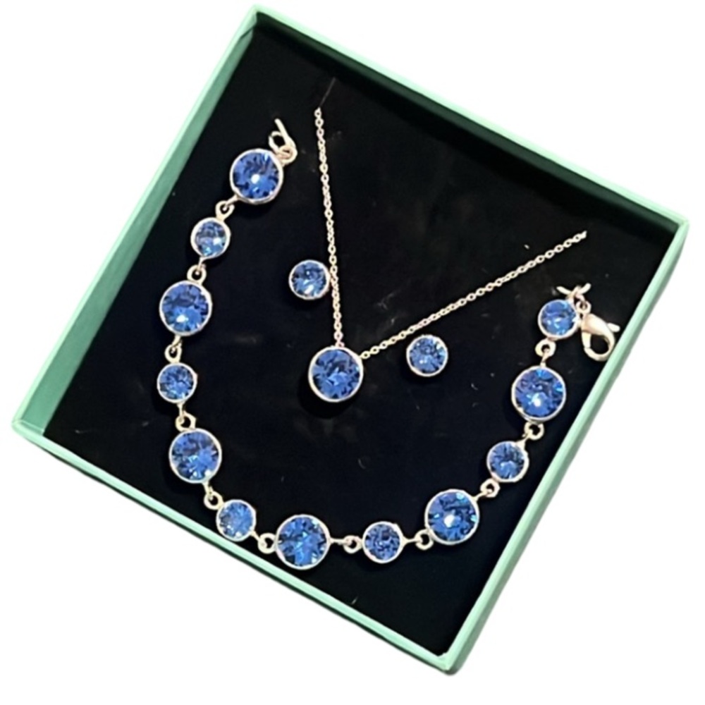 NWT La Contesa Sapphire Blue Swarovski Crystal Necklace, Bracelet & Earrings Set